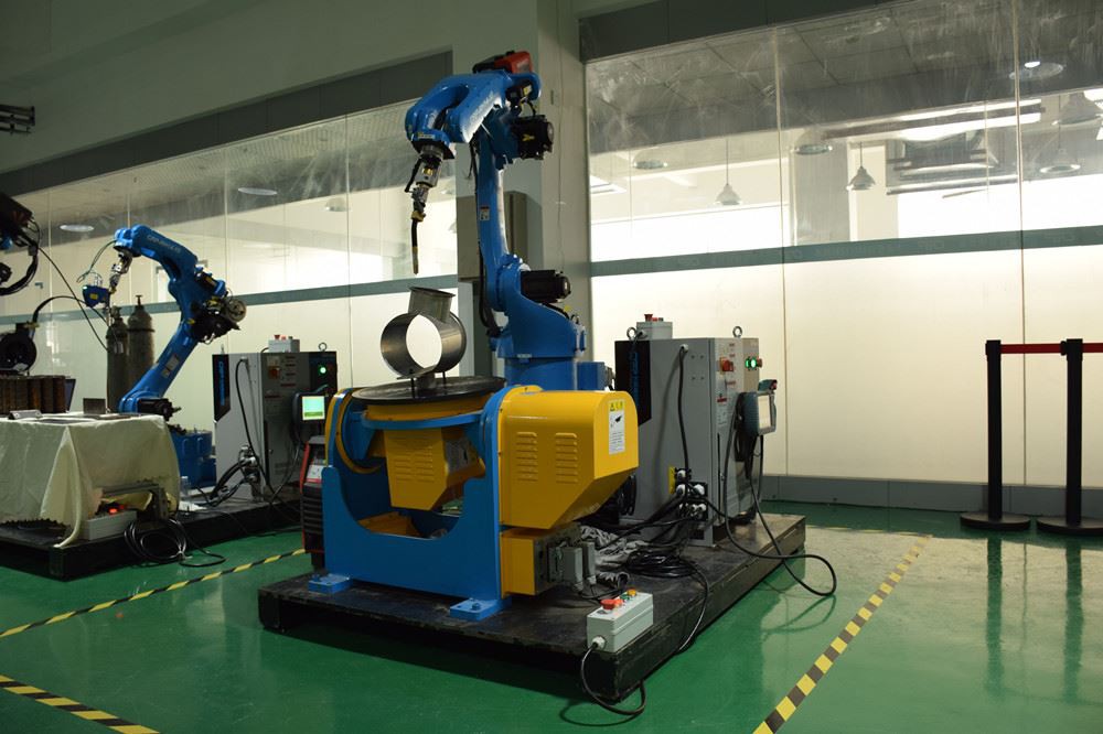 CROBOTP Robot External Axis Coordination Demonstration